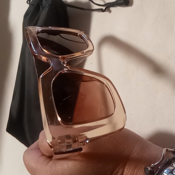 Wide frame lens sun glasses Translucent tan with a lens perfect for driving. - Picture 6 of 8